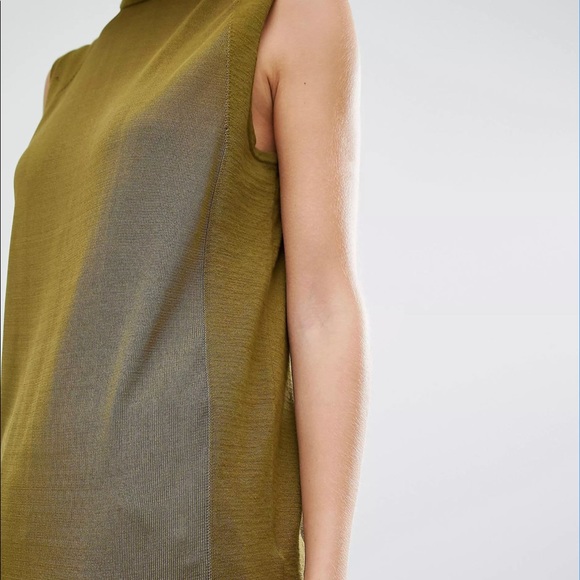 Nike - Premium High Neck Muscle Tank Top - Picture 5 of 7